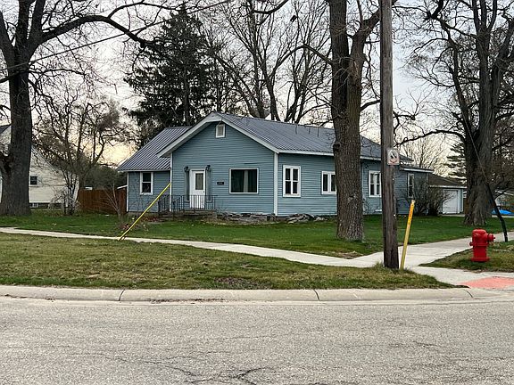 2nd image of 1300 E Wilcox Ave