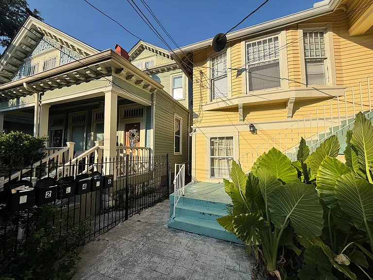 1921-2 General Taylor St — Photo 2