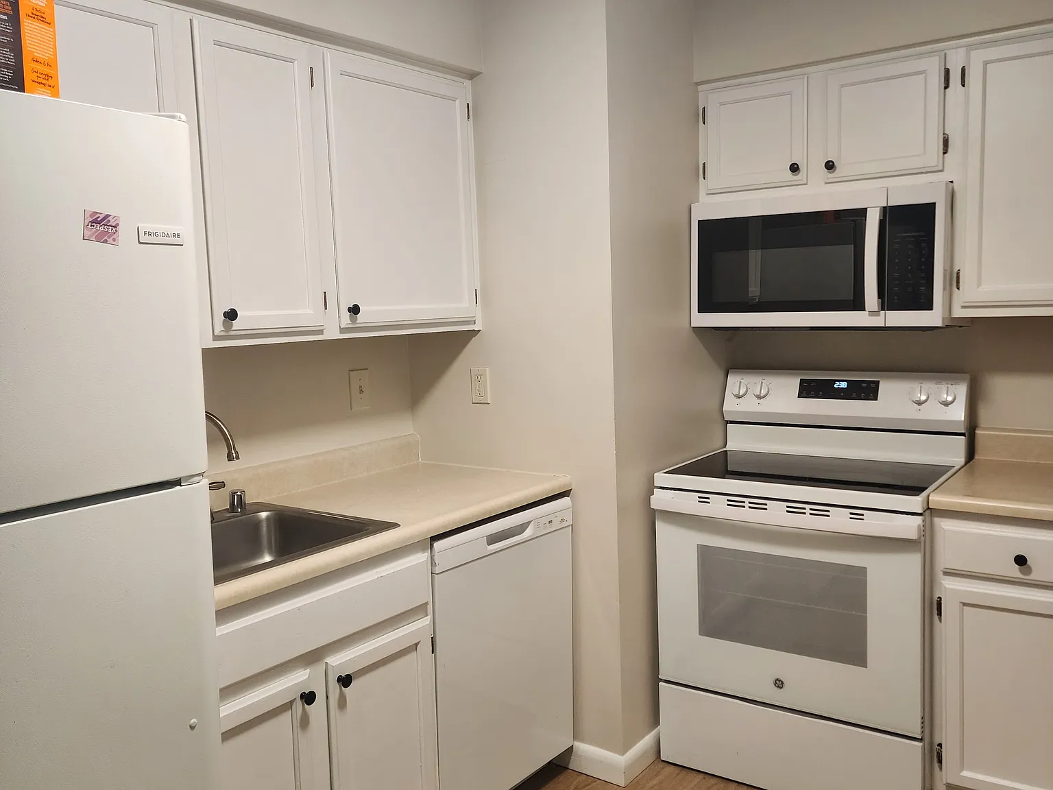 2 bed, 1000 sqft, $1,650 — Photo 3