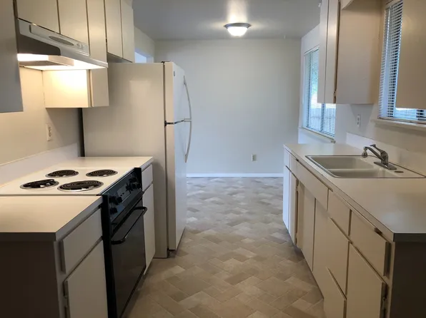 917 152nd St E, Tacoma, WA 98445