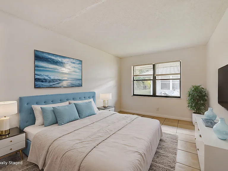 Fall Ridge Apartments — Photo 13