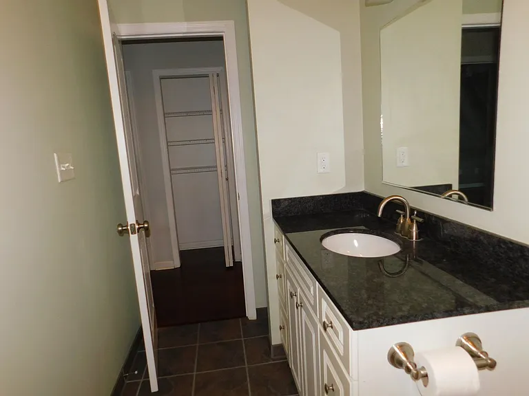 3498 Butler Woods Dr — Photo 16