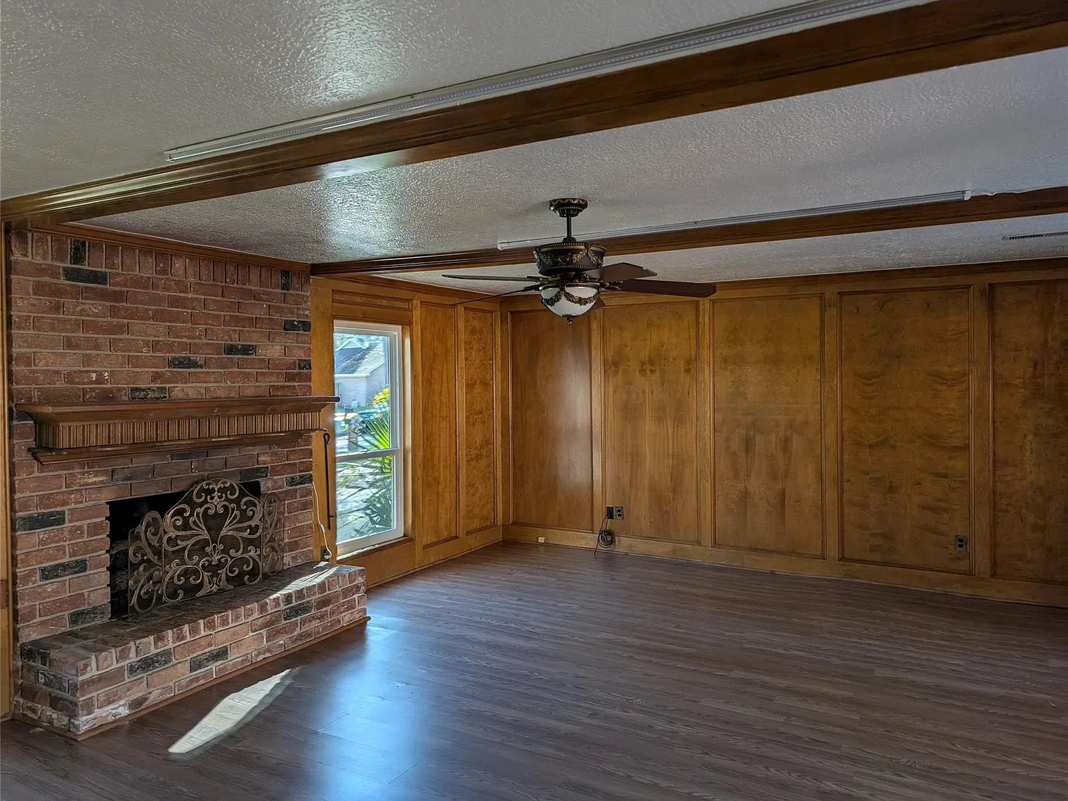 4 bed, 2.5 bath, 3137 sqft, $2,100 — Photo 3