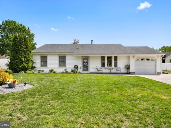 22 Arcturus Dr, Sewell, NJ 08080