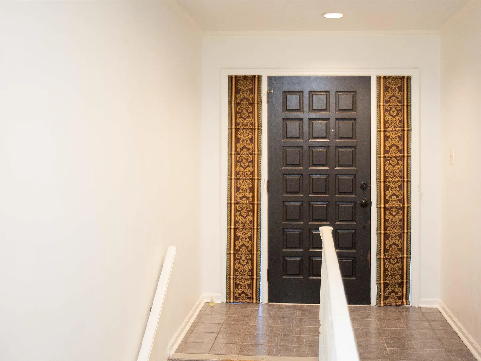 3 bed, 2.5 bath, 2430 sqft, $1,950 — Photo 3