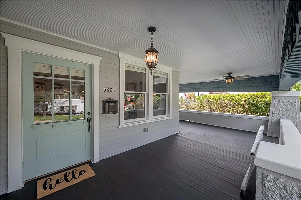 3 bed, 2.0 bath, 2410 sqft, $3,950 — Photo 4