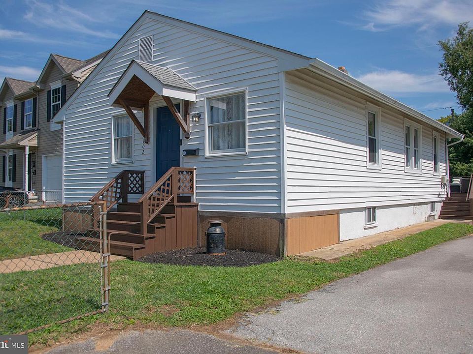 1st image of 102 Lincoln Ave