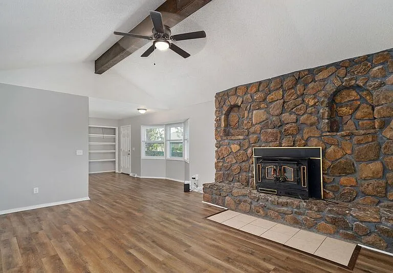 2556 W Cardinal St — Photo 6