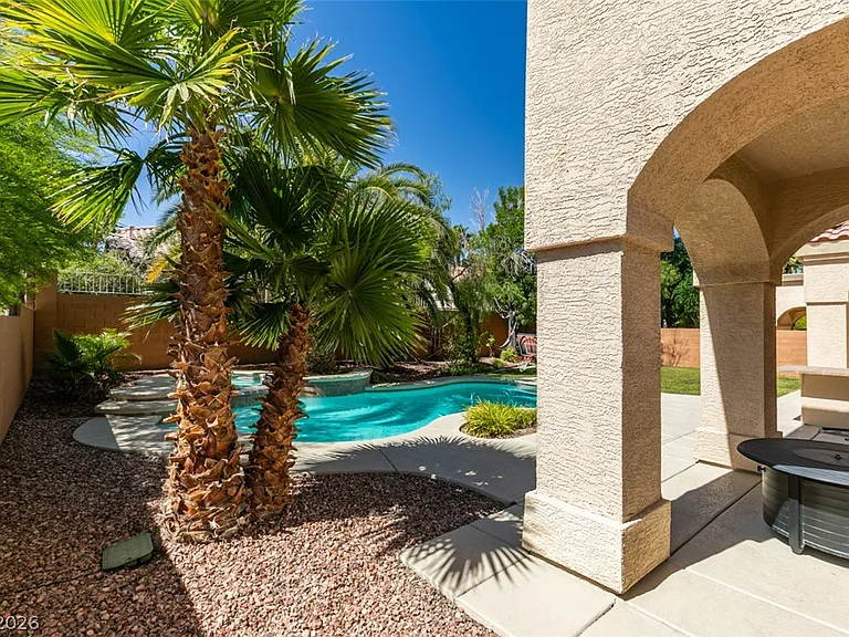 2598 Mizzoni Cir — Photo 31