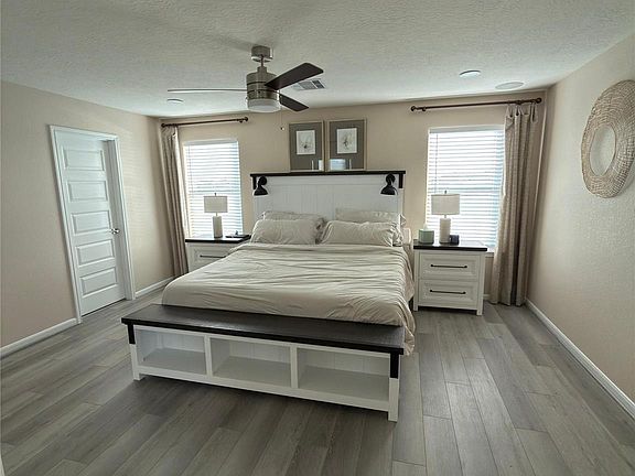 5th image of 4915 Abbey Manor Ln
