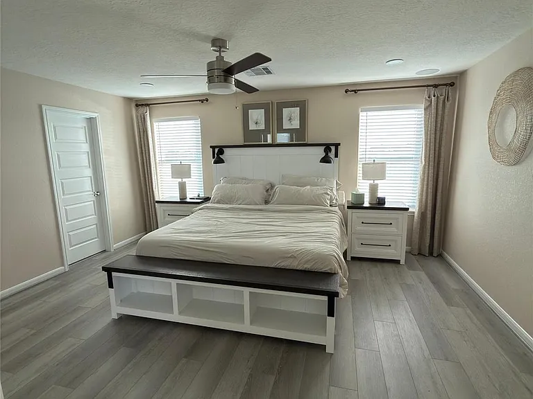 4915 Abbey Manor Ln — Photo 5