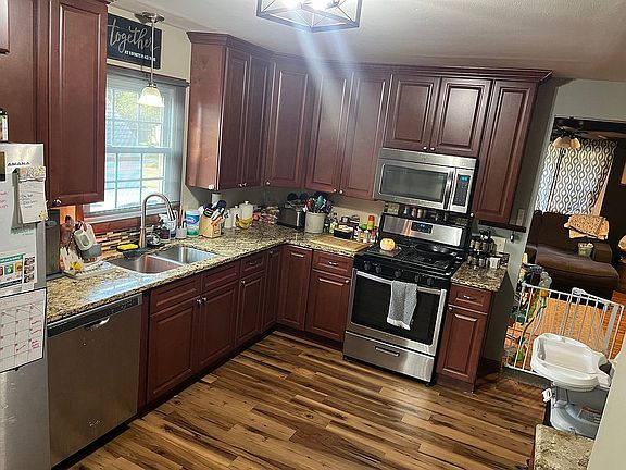Kitchen main level 