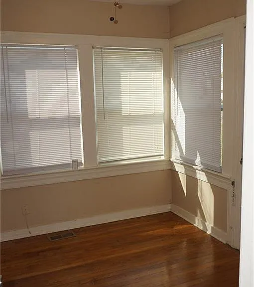 583 Colonial Cir SE — Photo 10