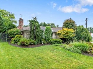 100 Seacord Rd, New Rochelle, NY 10804