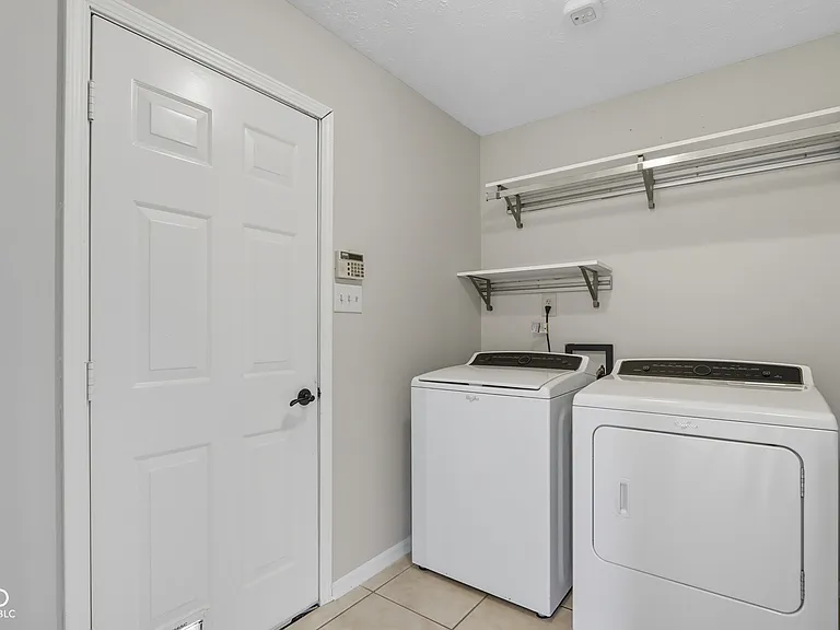 7975 Meadow Bend Cir — Photo 26