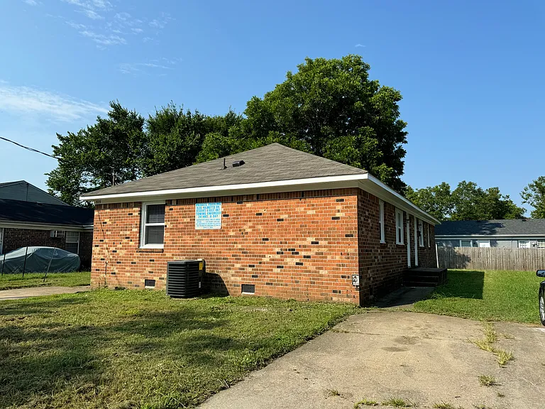 1539 Palmetto St #B — Photo 17