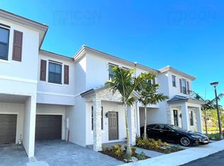 553 SW 19th Ter, Fort Lauderdale, FL 33312