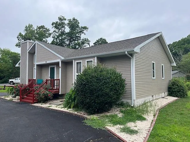 3 bed, 1364 sqft, $2,300 — Photo 2