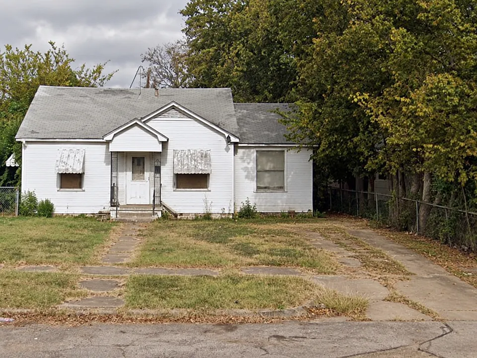 2105 Windsor Ave