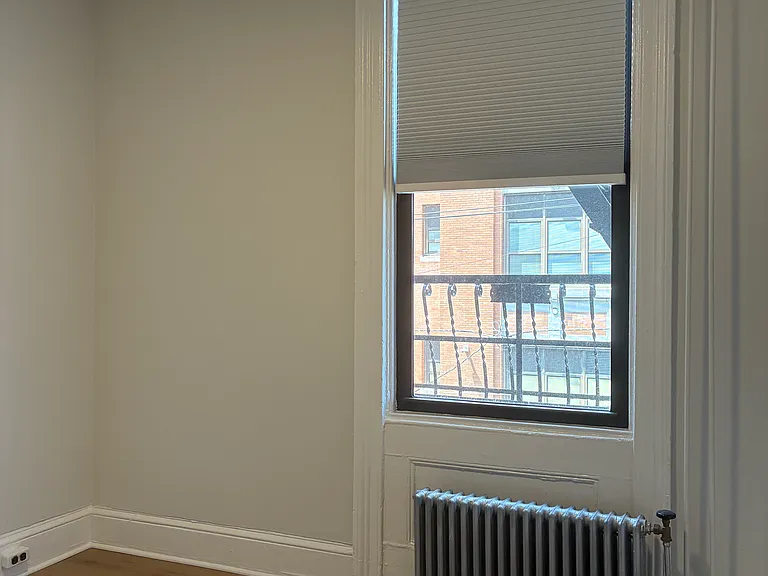 136 Coles St #2 — Photo 9