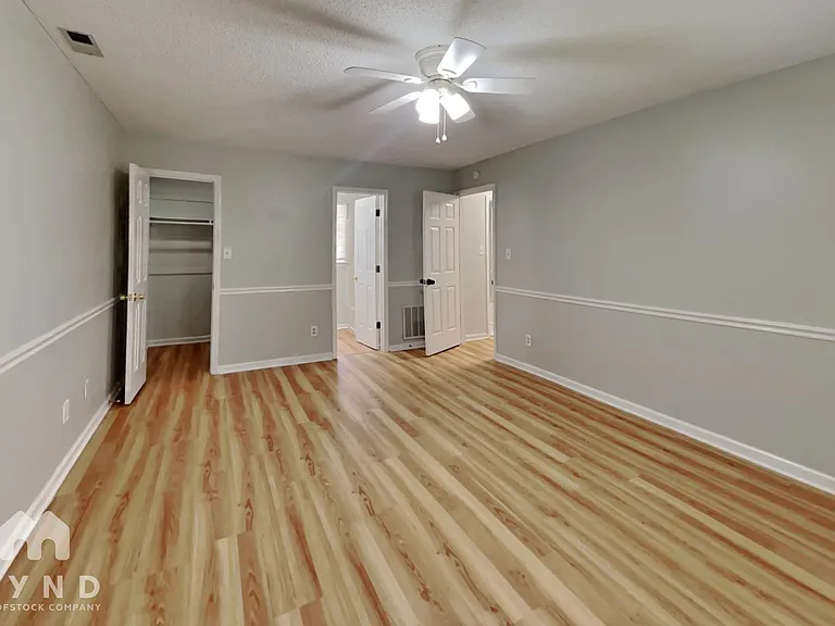 220 Glaive Dr — Photo 13