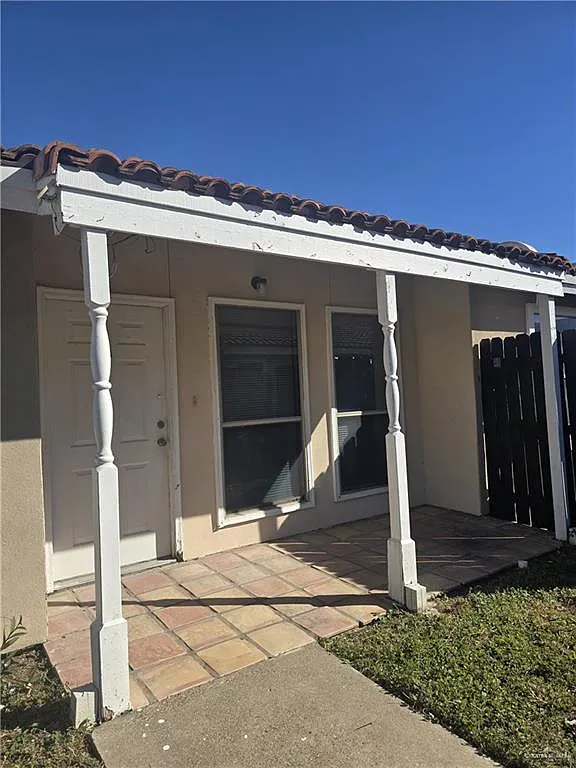 2 bed, 2.0 bath, 1069 sqft, $875 — Photo 1