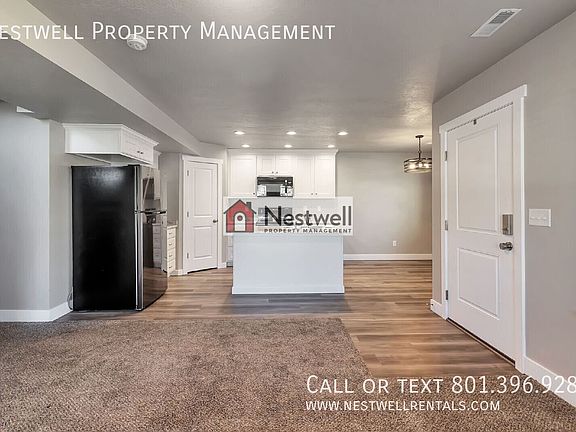 5th image of 906 N Apple Seed Ln