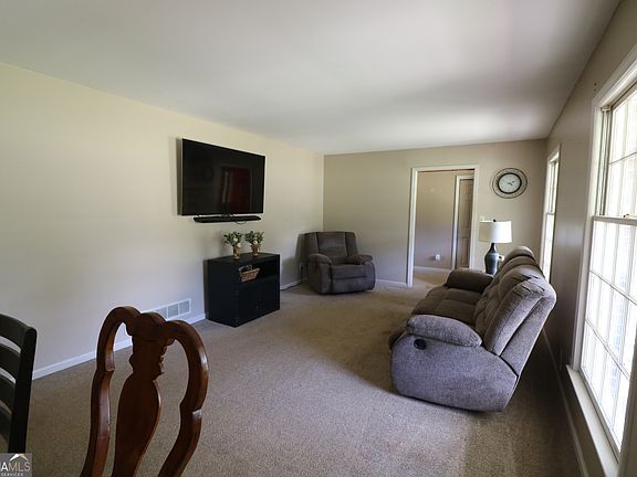 5th image of 1352 Fairview Rd