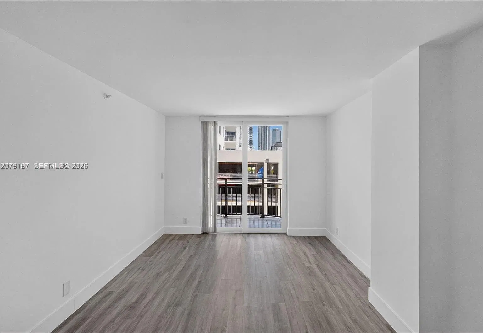 Rioplaza Condominium Nort — Photo 1