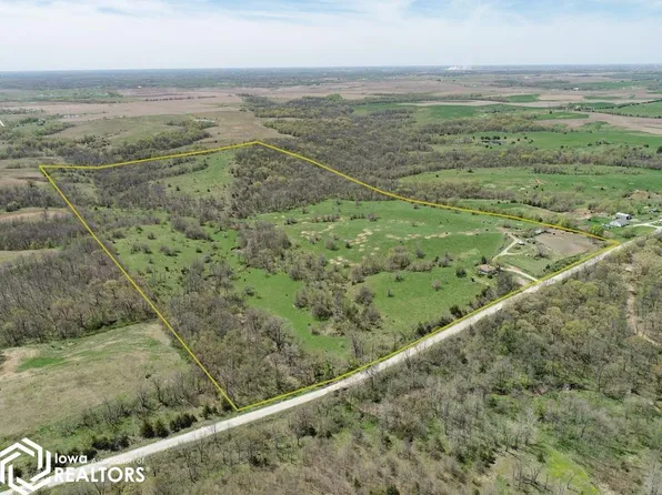 18067 560th St, Centerville, IA 52544