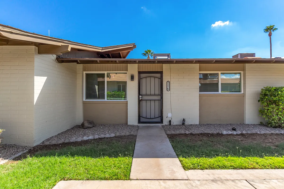 Building Photo - 6721 E McDowell Rd #311C