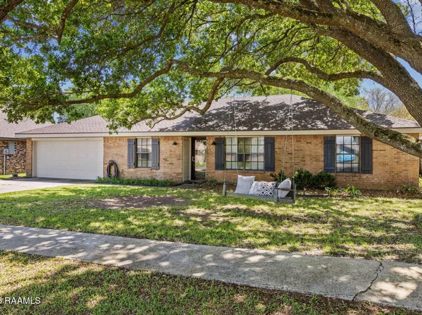 104 Parsonage Ln, Lafayette, LA 70503