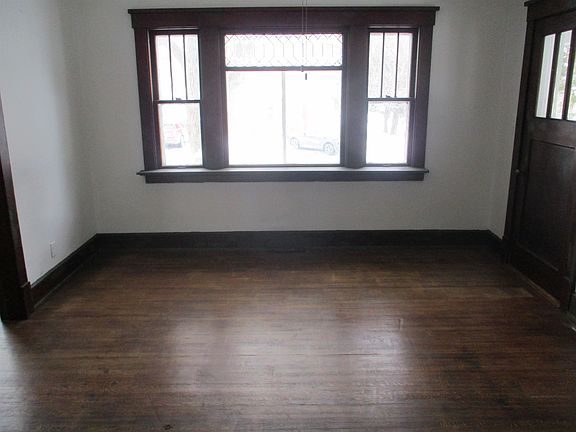 2nd image of 601 Monroe St