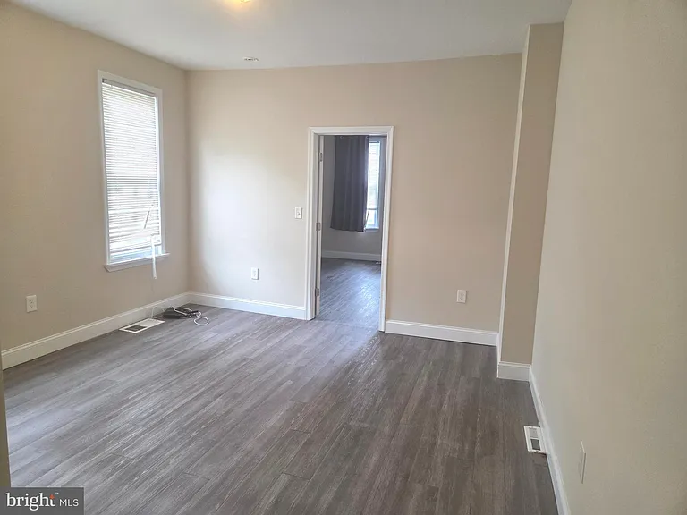 157 Robertson Ave — Photo 8