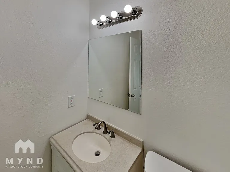 6290 Bancroft Ave — Photo 15