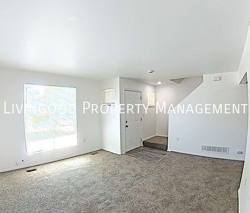4th image of 317 E Missouri Ave