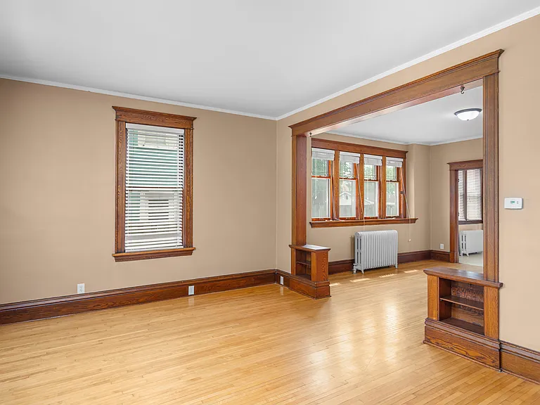 526 Reeves Dr — Photo 7