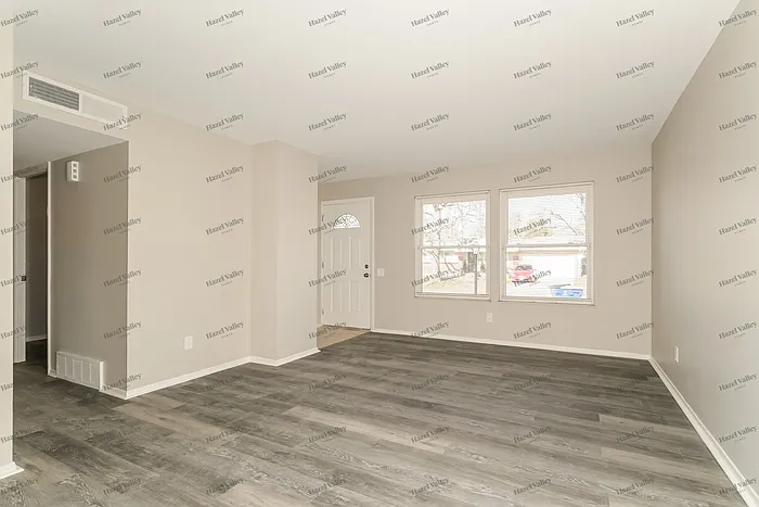 2404 Burchard Dr — Photo 4