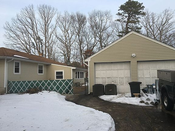 Detached 2 Car Garage