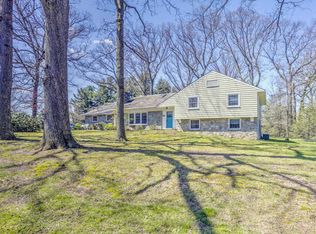 136 Woodside Rd, Lancaster, PA 17601