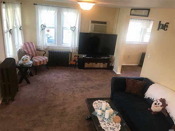 4th image of 61 Williamson St