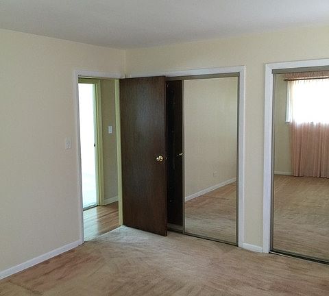 5th image of 5250 Jarvis Ave
