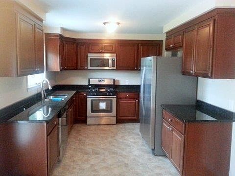 5th image of 20707 Alexander St