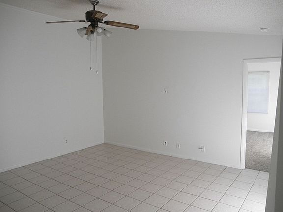 5th image of 4958 Cherry Rd APT B