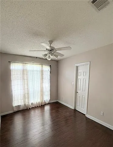 1104 Zachary Dr — Photo 14