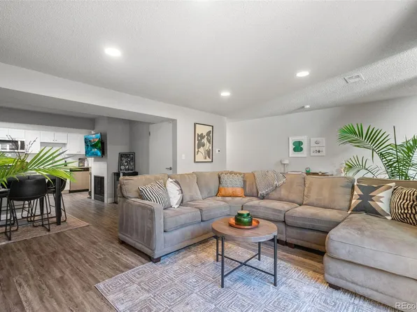 2895 S Locust Street, Denver, CO 80222