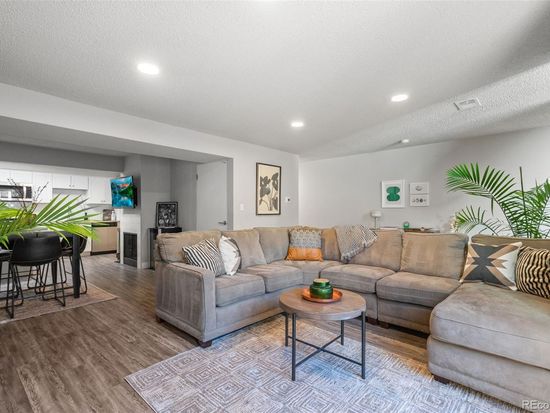 2895 S Locust Street, Denver, CO 80222