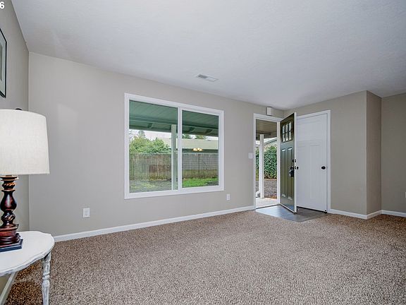 4th image of 12308 NE 18th Ave