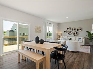 11016 E Ridge Ct, Peculiar, MO 64078