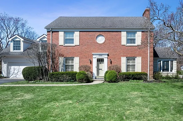 1044 Old Elm Ln photo 1